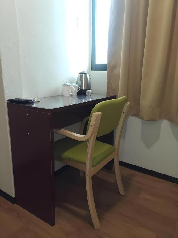 Hotel Holiday Kota Kinabalu Buitenkant foto