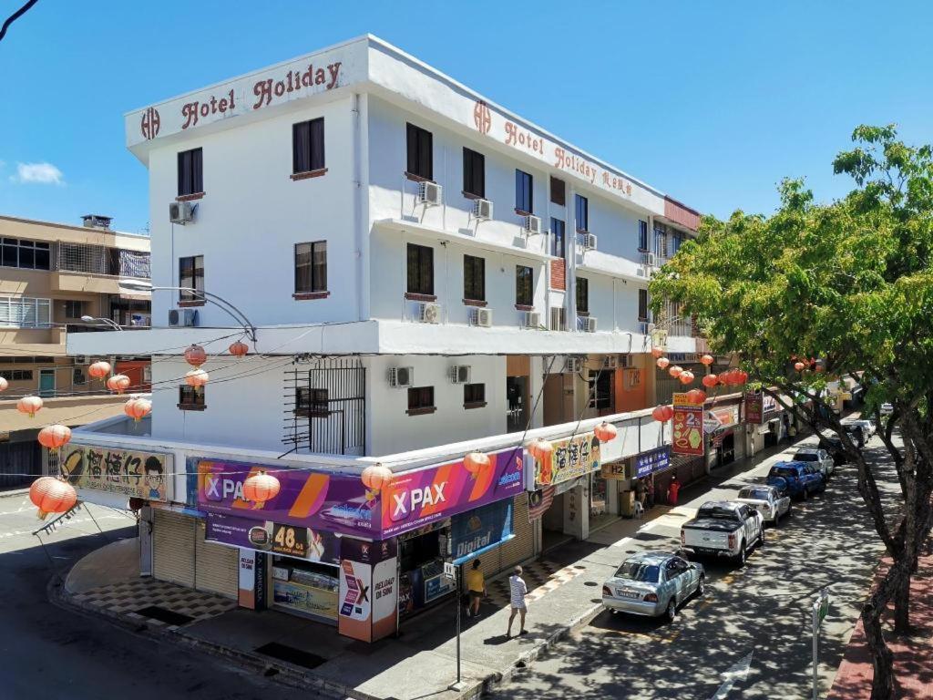 Hotel Holiday Kota Kinabalu Buitenkant foto